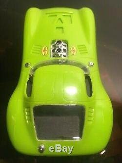 COX CHEETAHRACHA Iso-Fulcrum Chassis 16D Lime green Vintage slot car 1/24