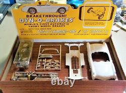 MPC 1/24 1/25 DYN O CHARGER 1957 CORVETTE SLOT CAR KIT WithCHASSIS BOX INS COX AMT