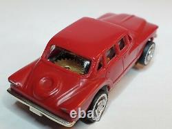 Mev, 61 Plymouth Valiant Red Ho Slot Car, Châssis Aurora Reconstruit (nouveau En Boîte)