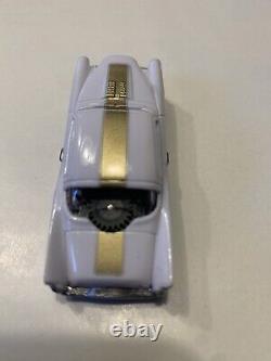 Studebaker White/gold One Voiture De Fente Ho Personnalisée Avec Châssis T-jet Ultra G